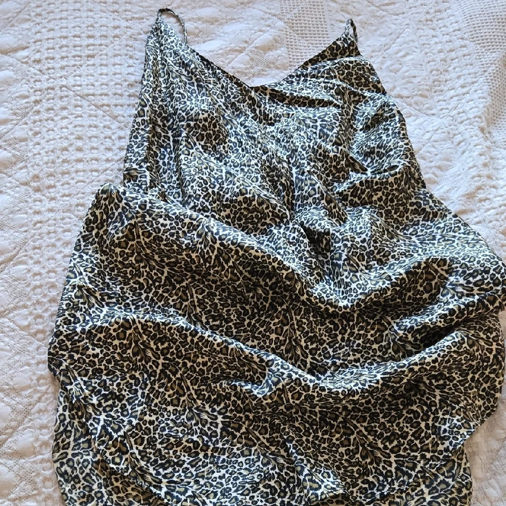 Vintage 100% Silk Leopaed print slip nightgown Feninine Large - Picture 6 of 6